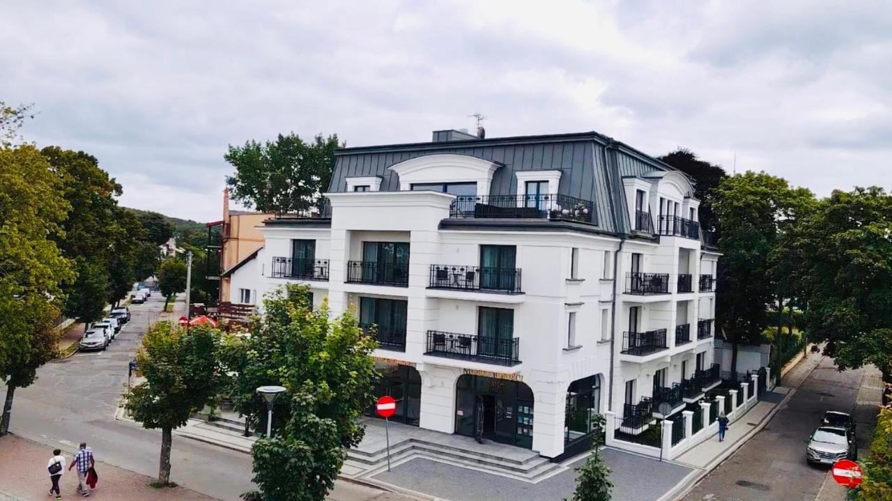 Luxury Apartments In Residence Maritime Miedzyzdroje Bagian luar foto